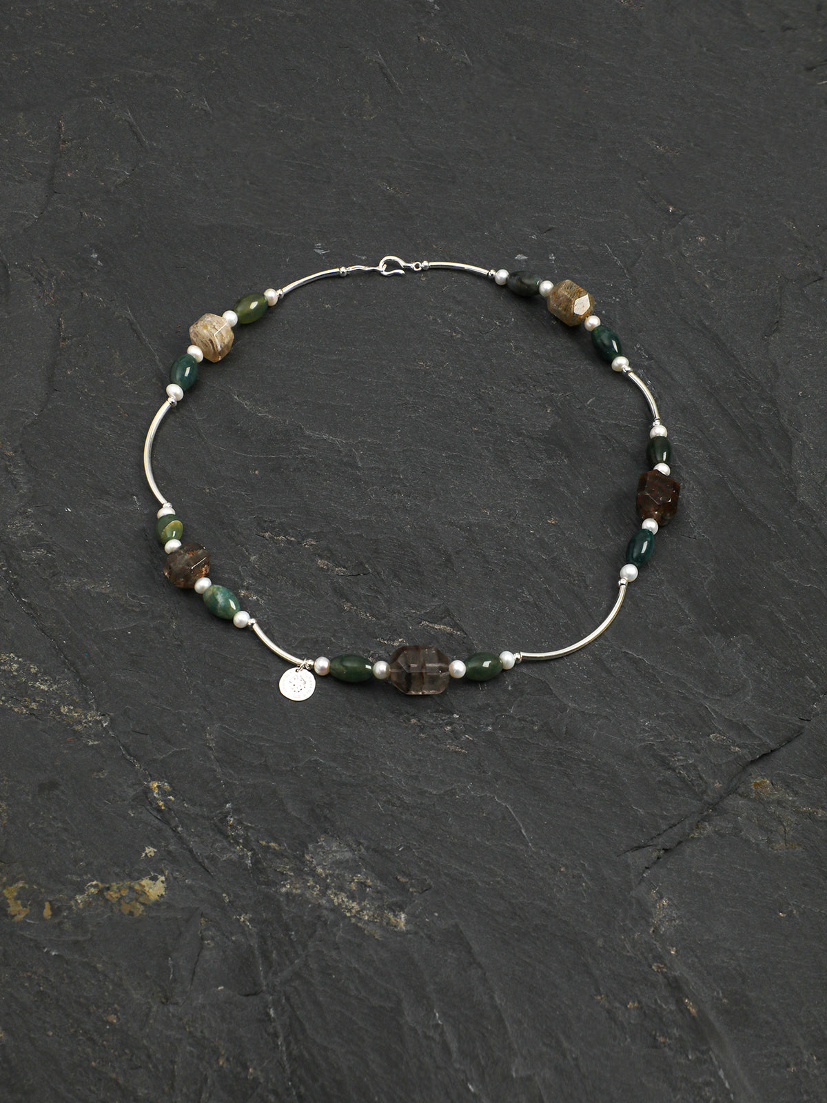 SENLORE Thousand-layer Phantom Free-form Necklace – Lifestyle Shot