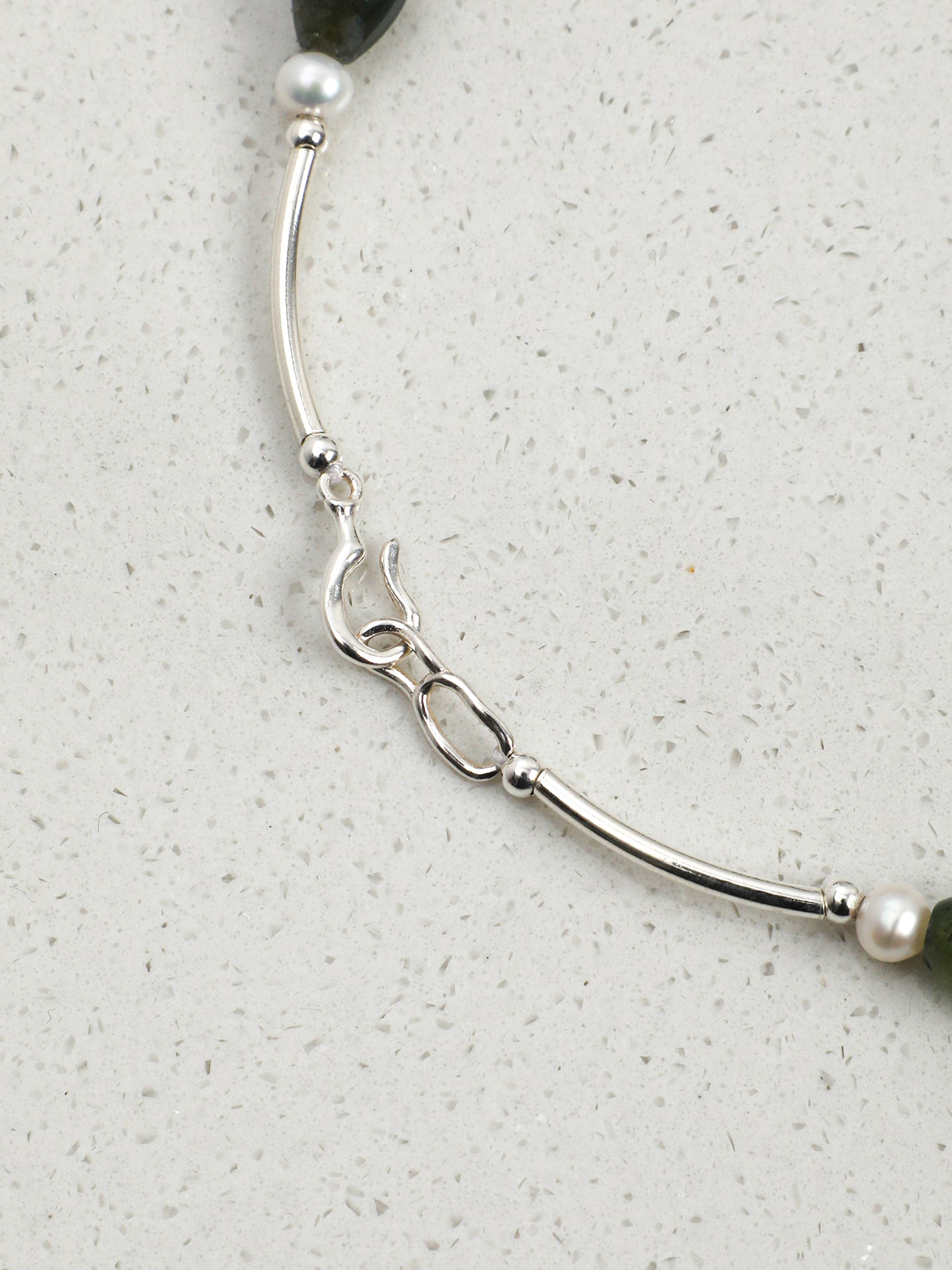 SENLORE Thousand-layer Phantom Free-form Necklace – Lifestyle Shot