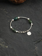 SENLORE Green Crystal Silver Ring Bracelet – Detail Close-up