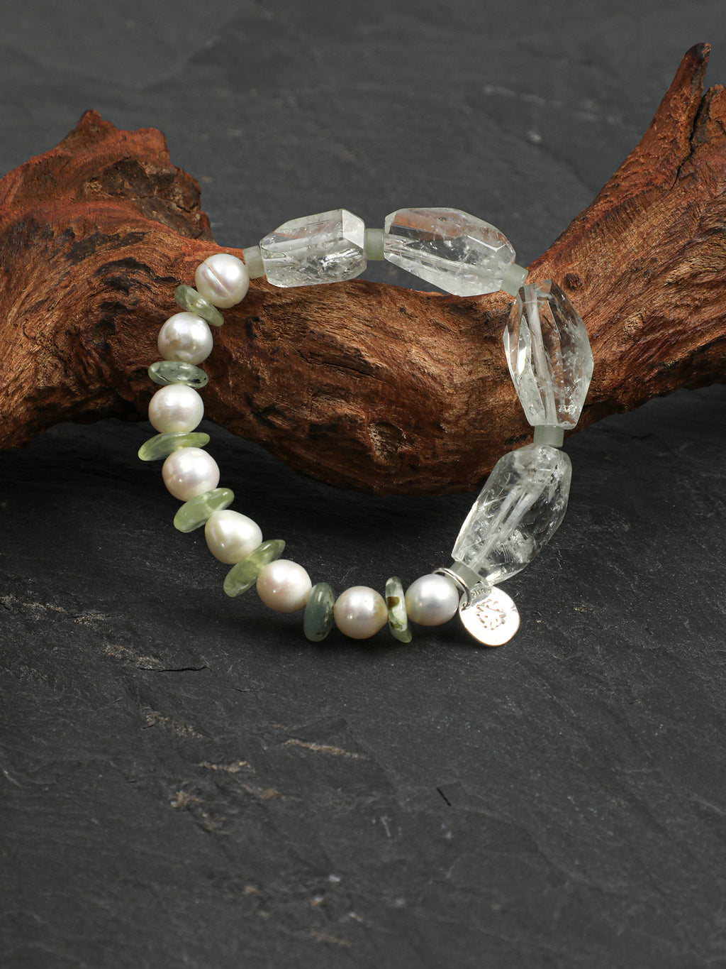 SENLORE Green Crystal Pearl Bracelet – Lifestyle Shot