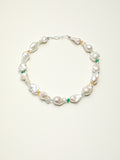 SENLORE Elegant Baroque Crystal Necklace – Detail Close-up