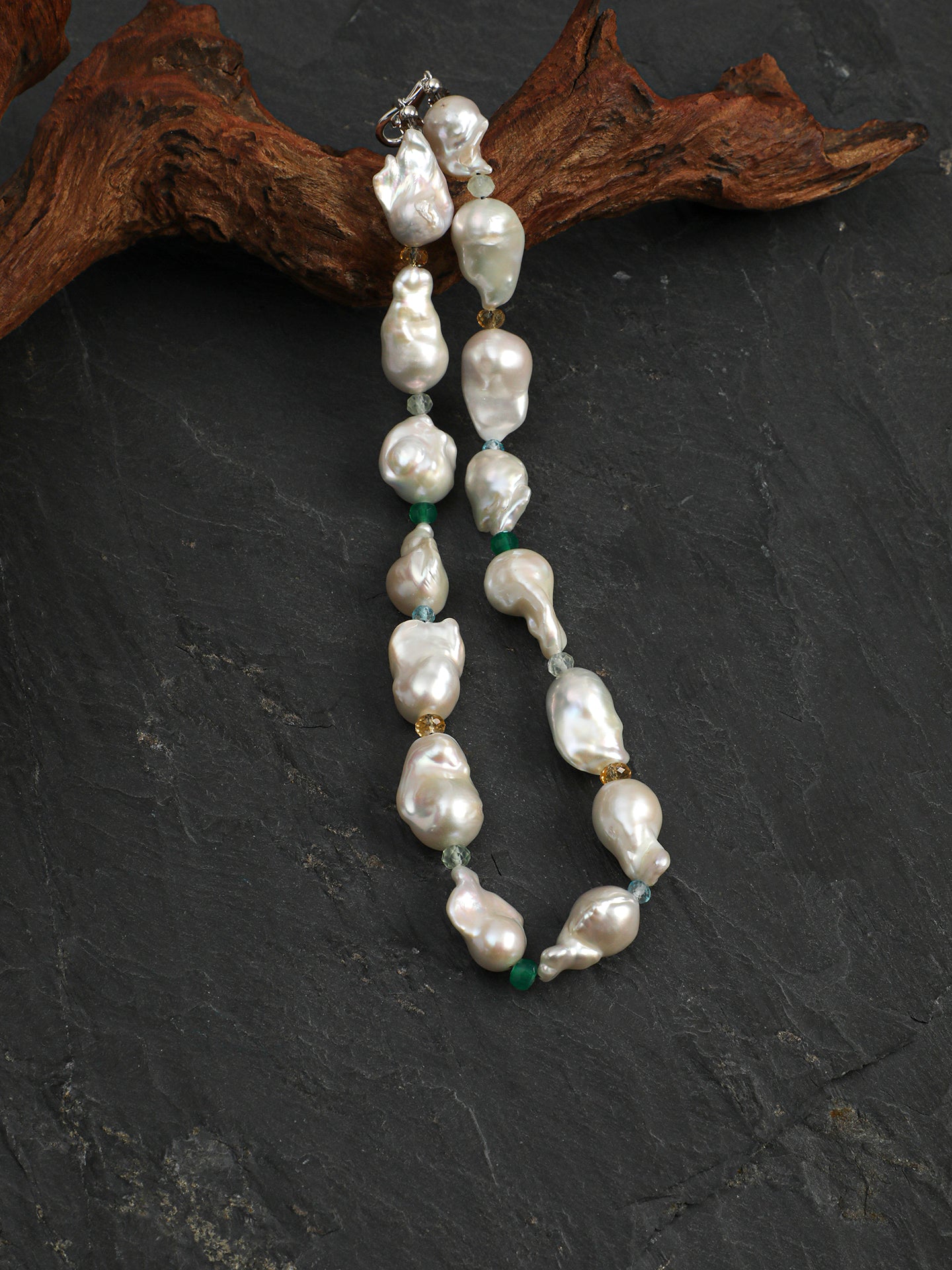 SENLORE Elegant Baroque Crystal Necklace – Side View