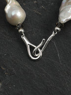 SENLORE Elegant Baroque Crystal Necklace – Lifestyle Shot