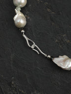 SENLORE Elegant Baroque Crystal Necklace – Lifestyle Shot