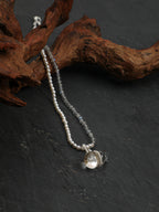 SENLORE Green Crystal Pearl Necklace – Detail Close-up