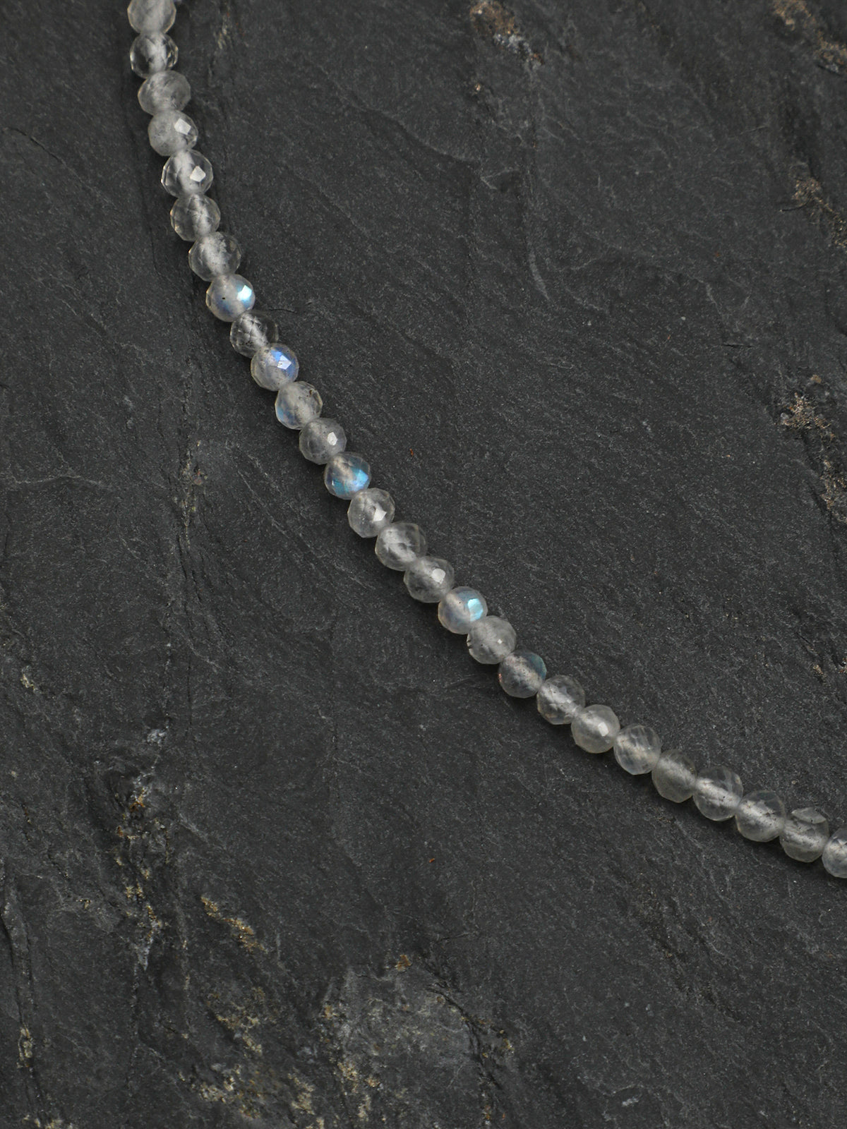 SENLORE Green Crystal Pearl Necklace – Lifestyle Shot