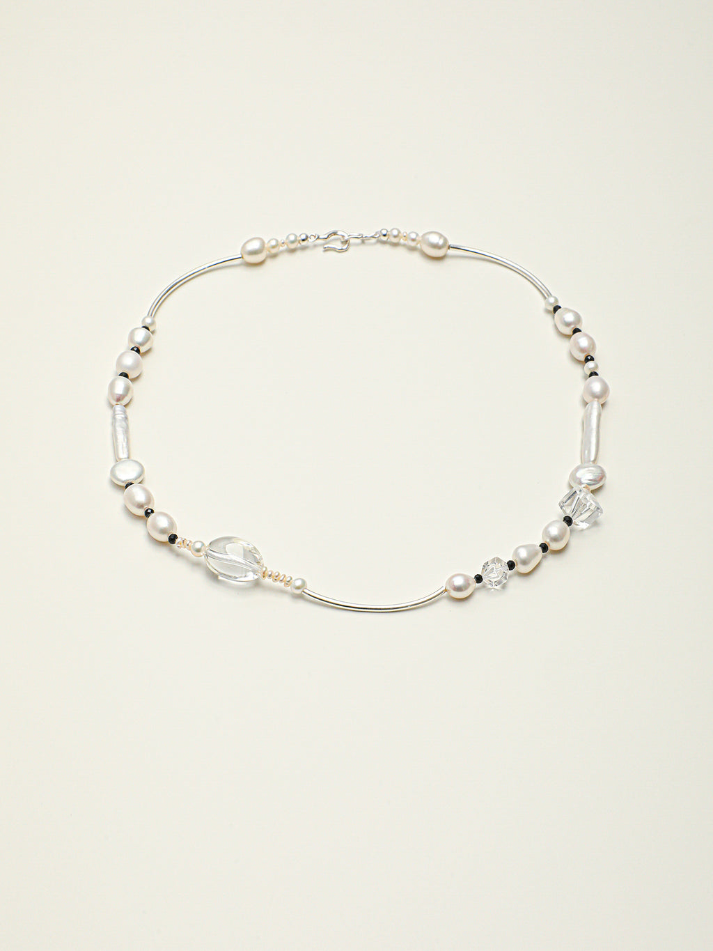 SENLORE Sugar Cube Clear Quartz Pearl Necklace – Detail Close-up