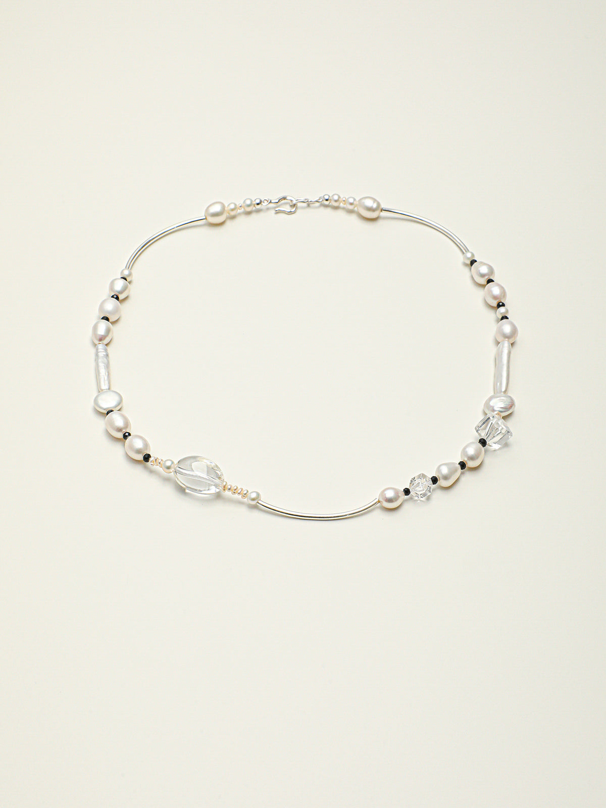 SENLORE Sugar Cube Clear Quartz Pearl Necklace – Detail Close-up