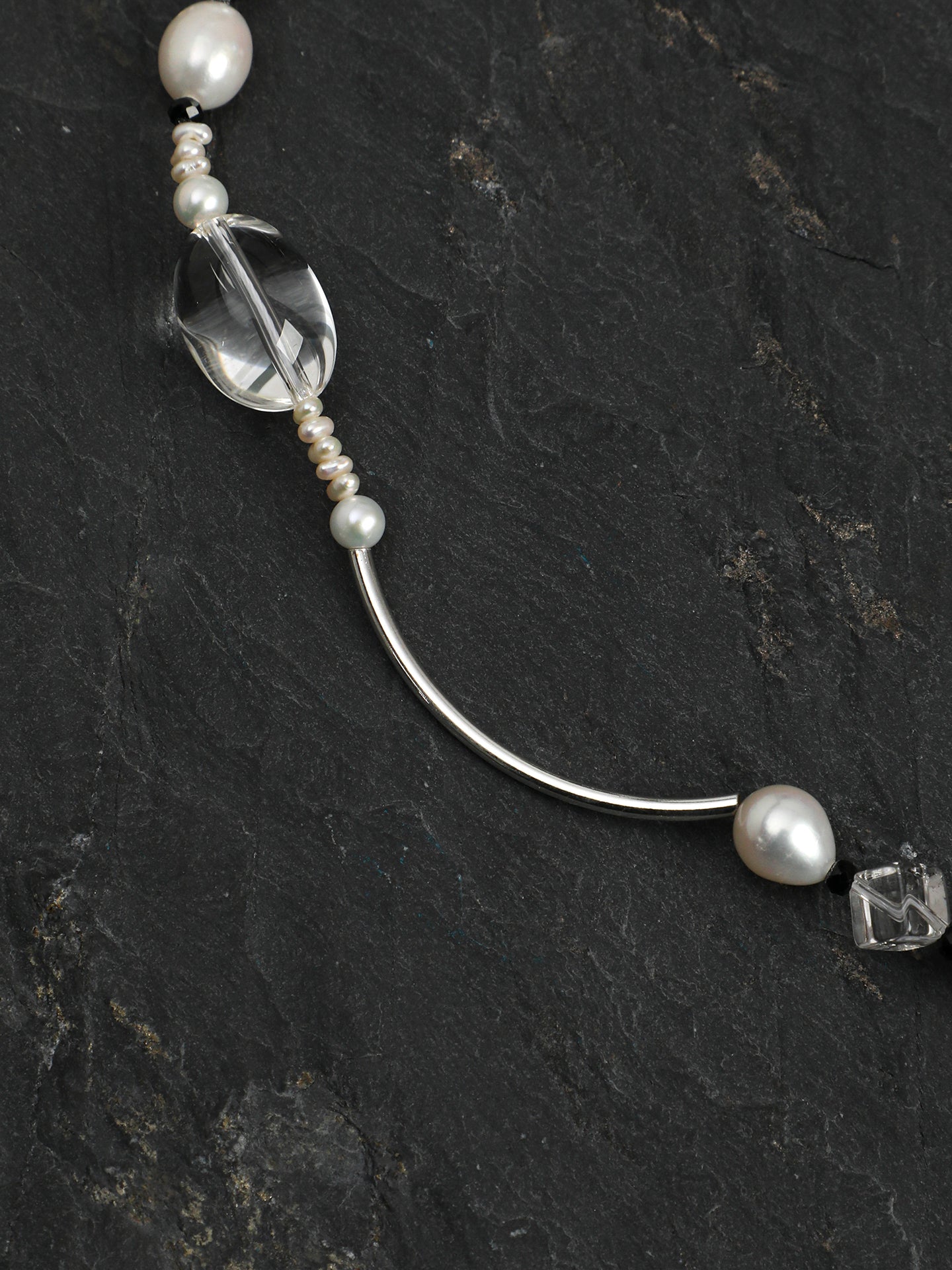 SENLORE Sugar Cube Clear Quartz Pearl Necklace – Lifestyle Shot