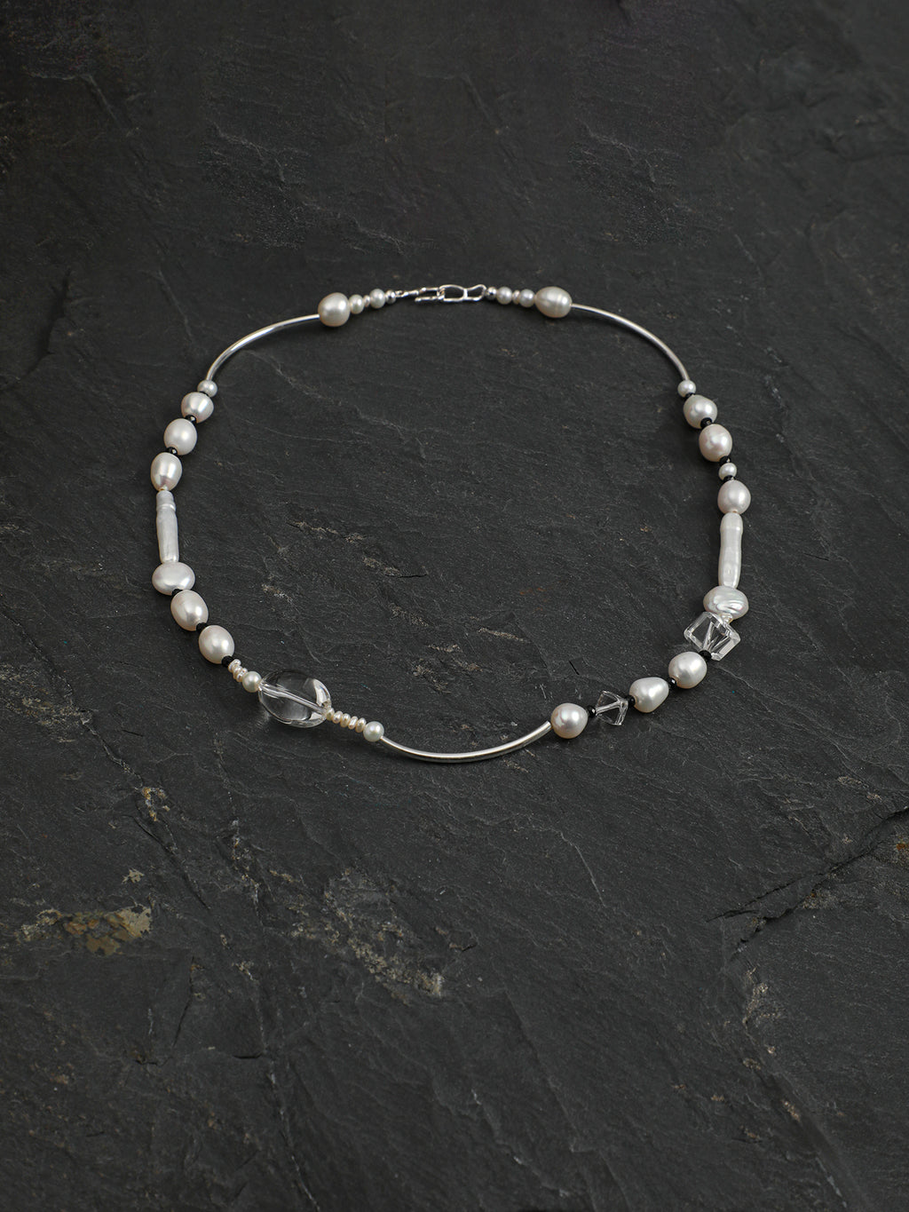 SENLORE Sugar Cube Clear Quartz Pearl Necklace – Lifestyle Shot