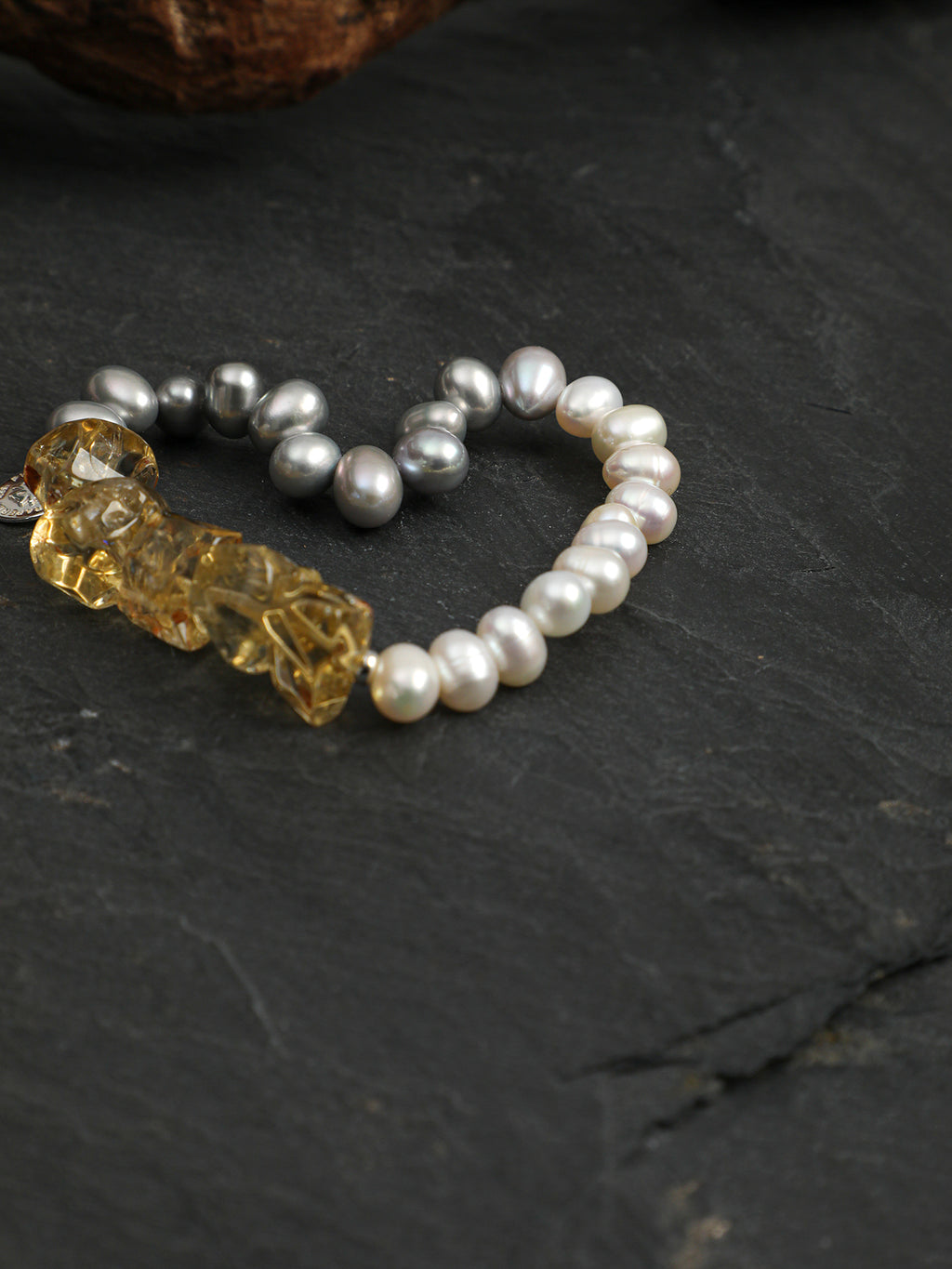 SENLORE Citrine Pearl Bracelet – Lifestyle Shot