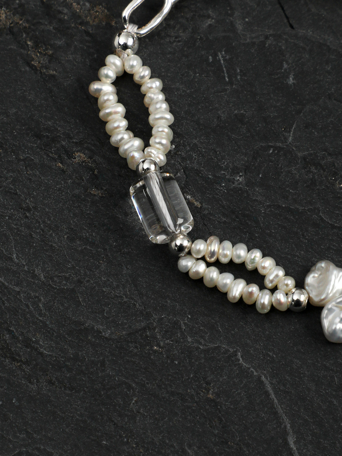 SENLORE Petal Baroque Pearl Bracelet – Lifestyle Shot