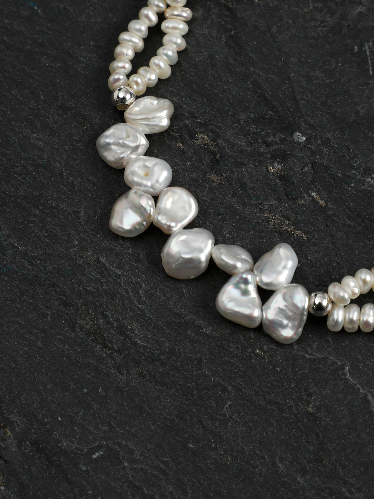 SENLORE Petal Baroque Pearl Bracelet – Lifestyle Shot