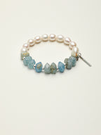 SENLORE Blue Ocean Pearl Bracelet – Detail Close-up