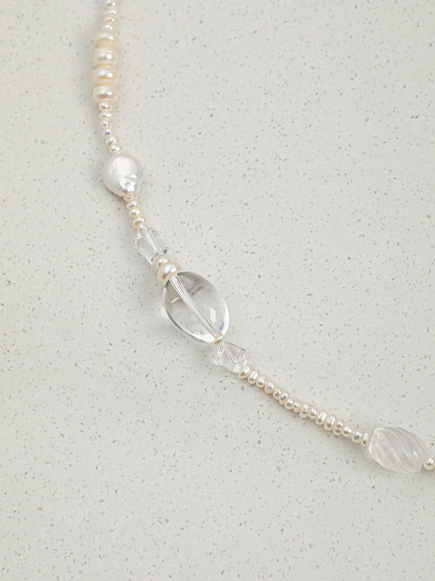SENLORE Minimalist Nature Breath Necklace – Detail Close-up