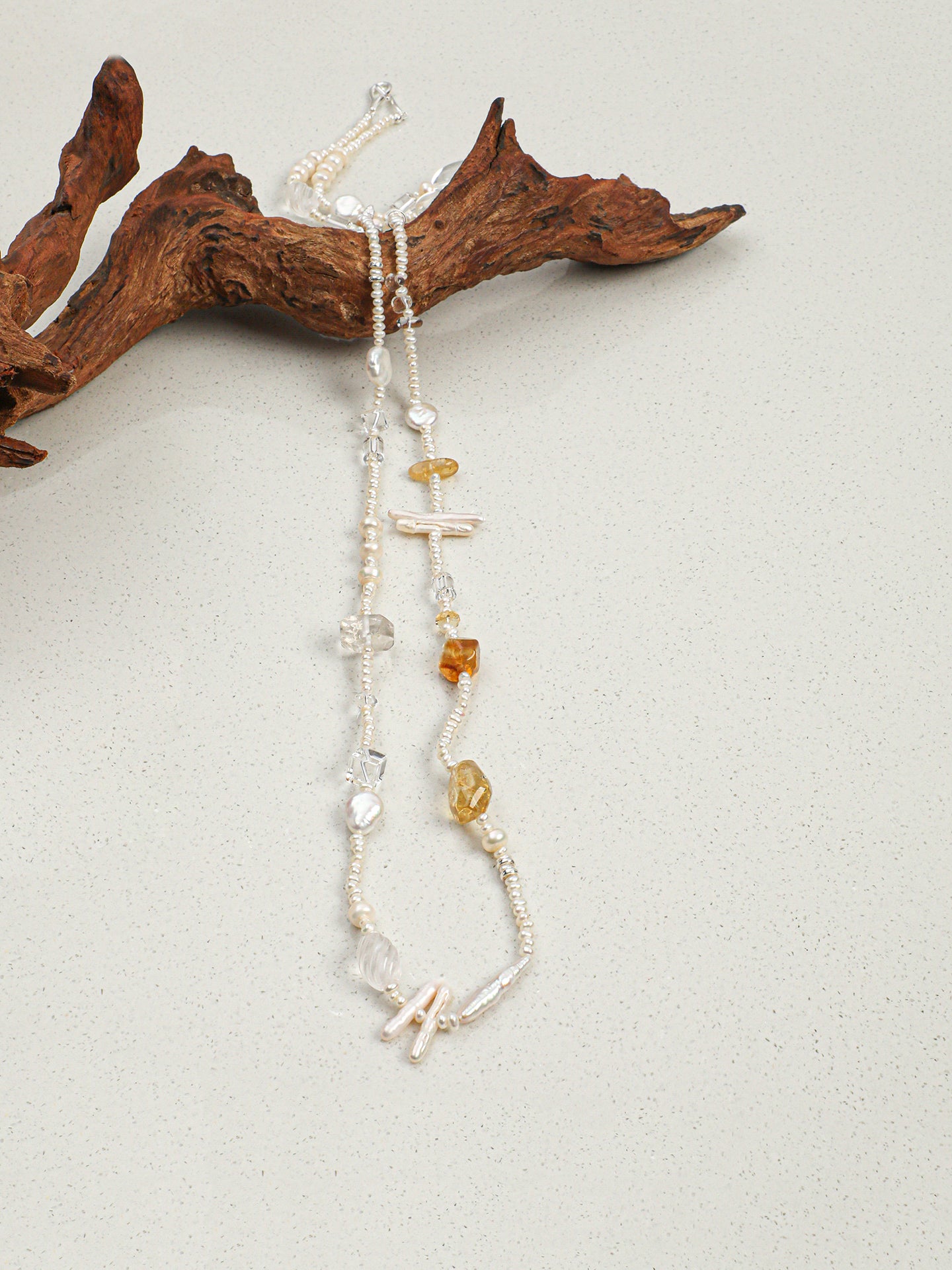 SENLORE Minimalist Nature Breath Necklace – Lifestyle Shot