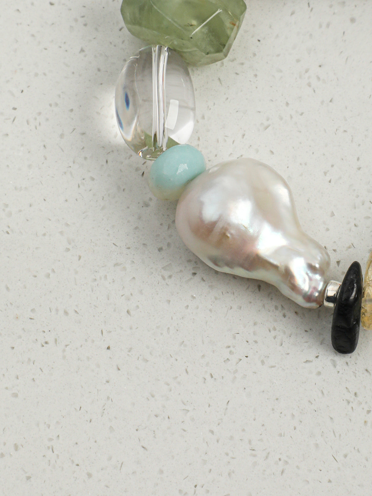 SENLORE Green Forest Crystal Pearl Bracelet – Lifestyle Shot