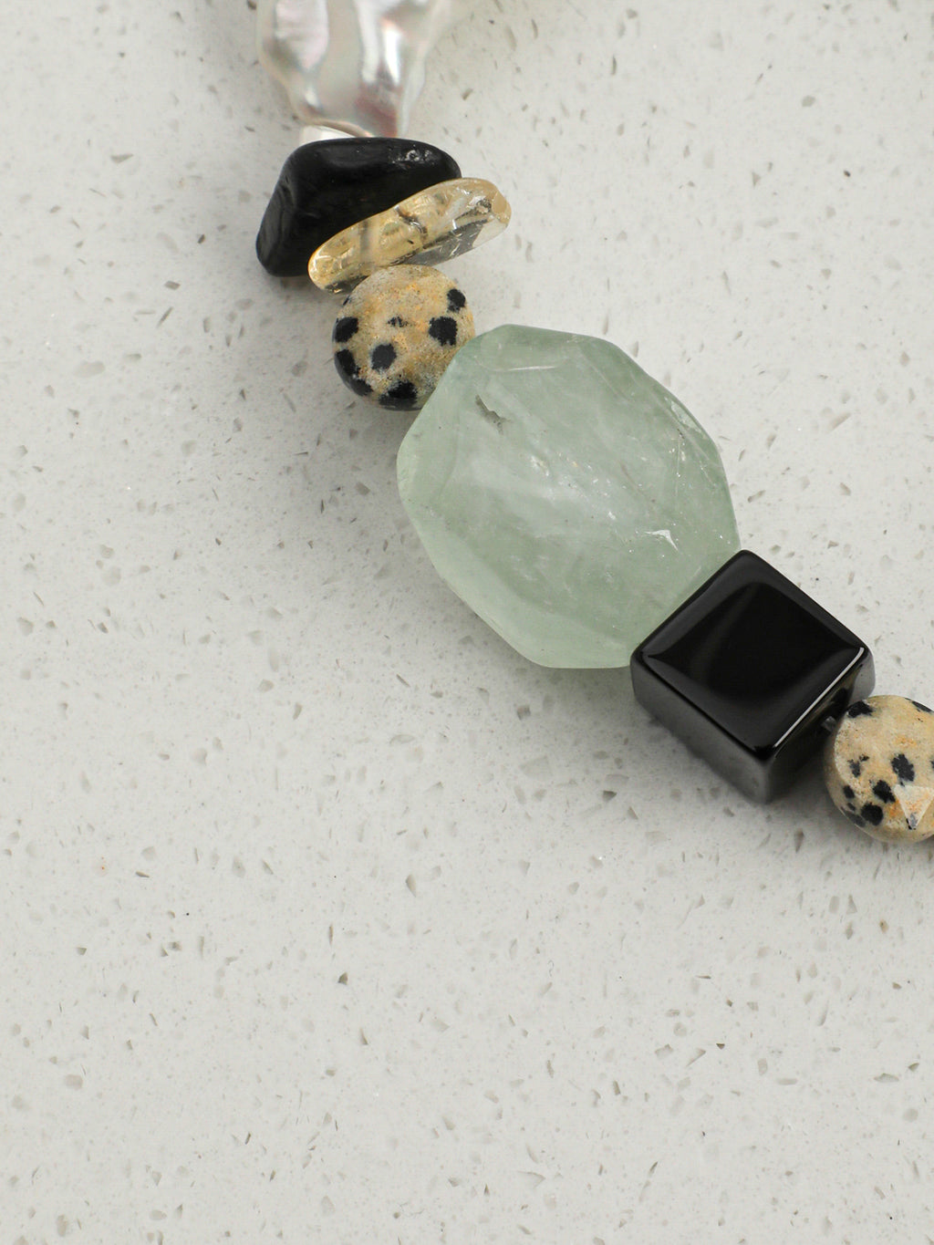 SENLORE Green Forest Crystal Pearl Bracelet – Lifestyle Shot