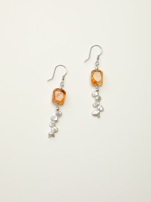 SENLORE Citrine Rice Bead Earrings – Detail Close-up