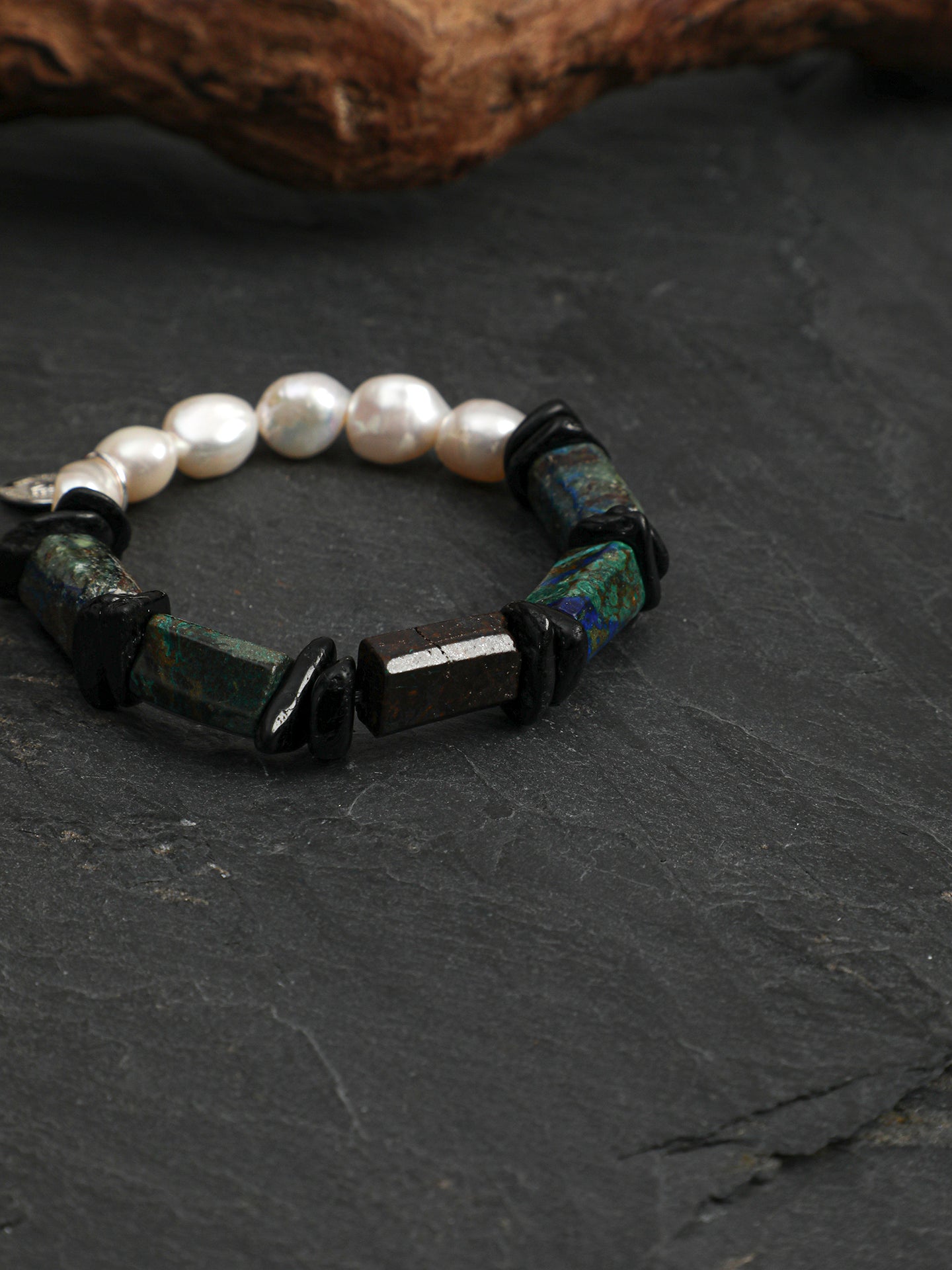 SENLORE Blue Copper Ore Pearl Bracelet – Lifestyle Shot