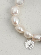 SENLORE Blue Copper Ore Pearl Bracelet – Lifestyle Shot