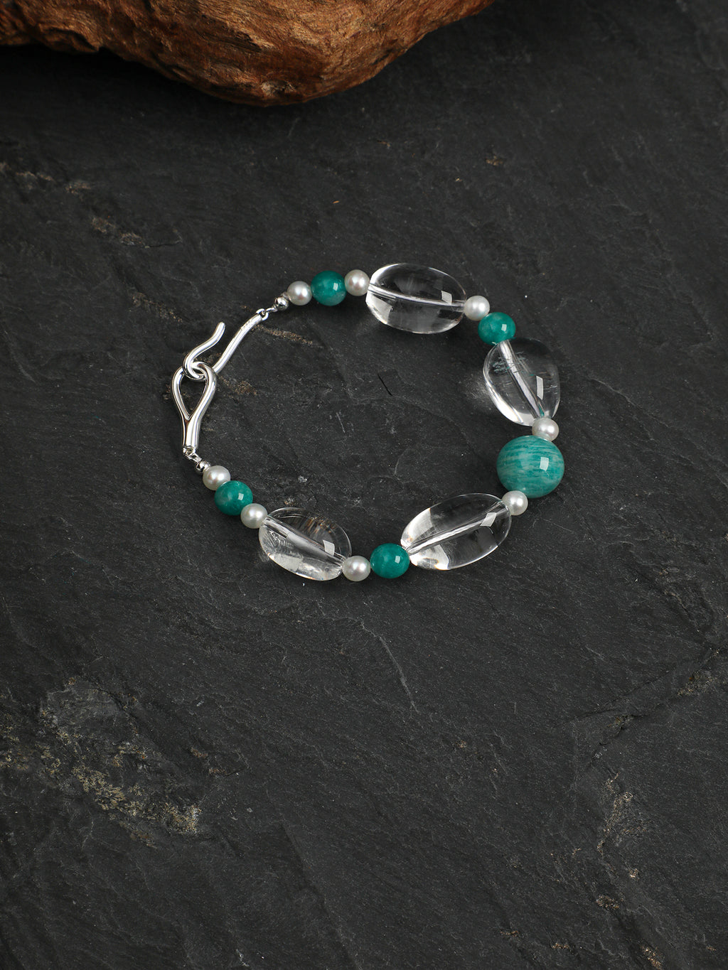 SENLORE Fresh Blue Crystal Bracelet – Side View