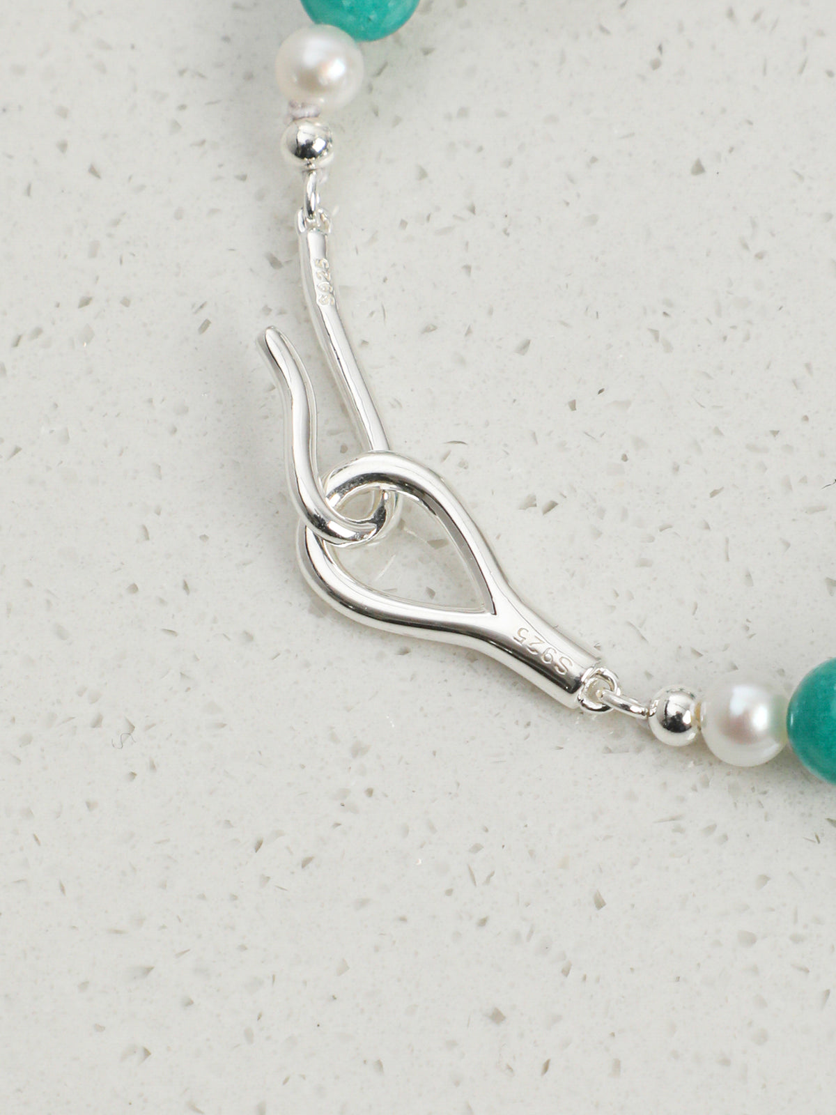 SENLORE Fresh Blue Crystal Bracelet – Lifestyle Shot