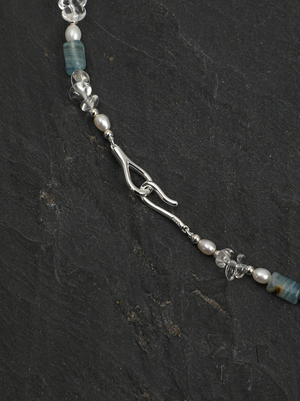 SENLORE Lusterless Aurora Pearl Necklace – Lifestyle Shot