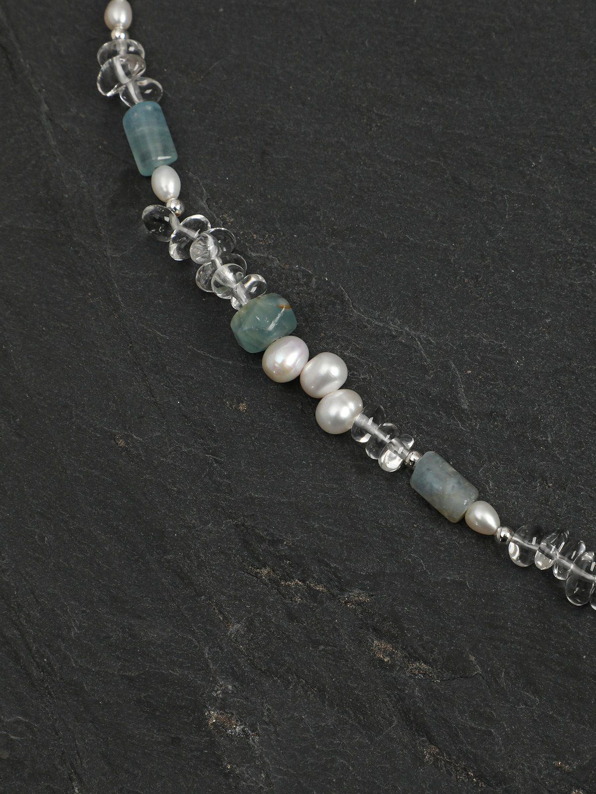 SENLORE Lusterless Aurora Pearl Necklace – Lifestyle Shot