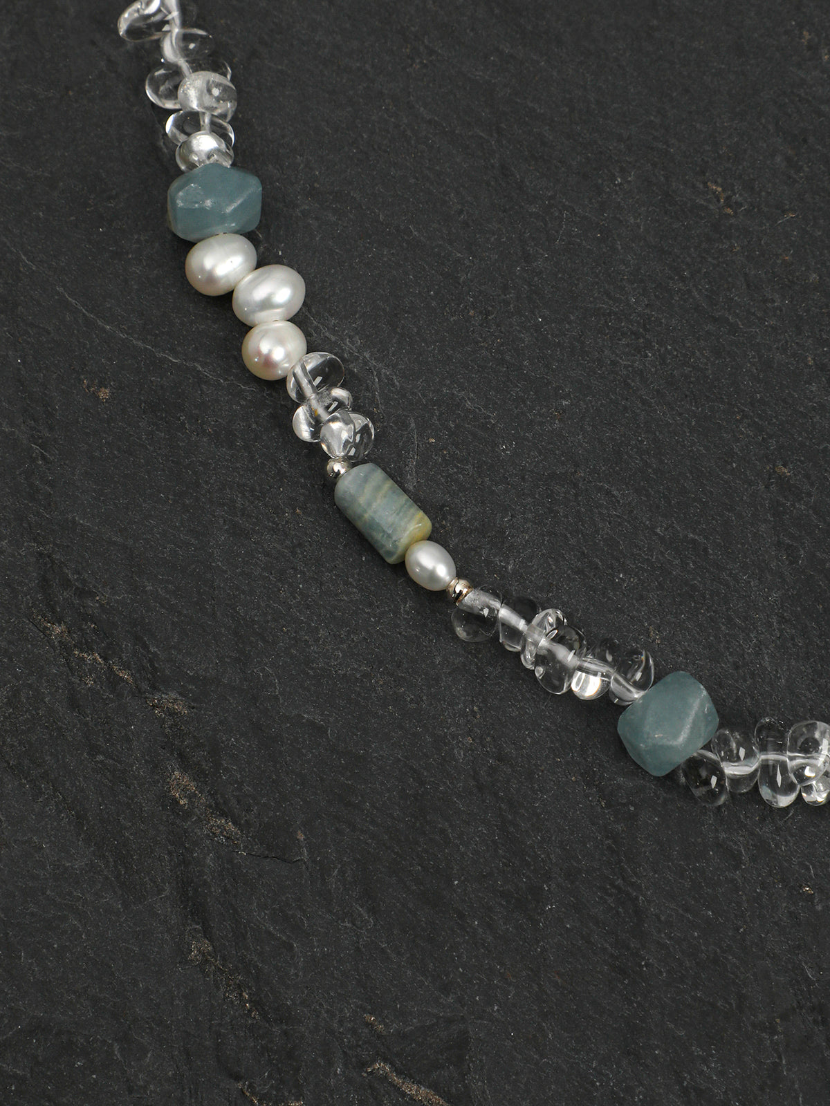 SENLORE Lusterless Aurora Pearl Necklace – Lifestyle Shot