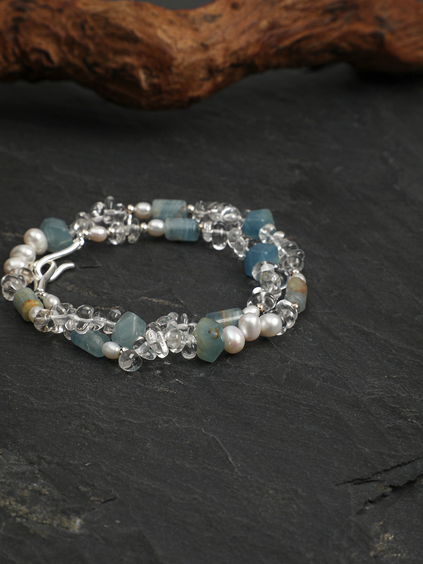 SENLORE Lusterless Aurora Pearl Necklace – Lifestyle Shot