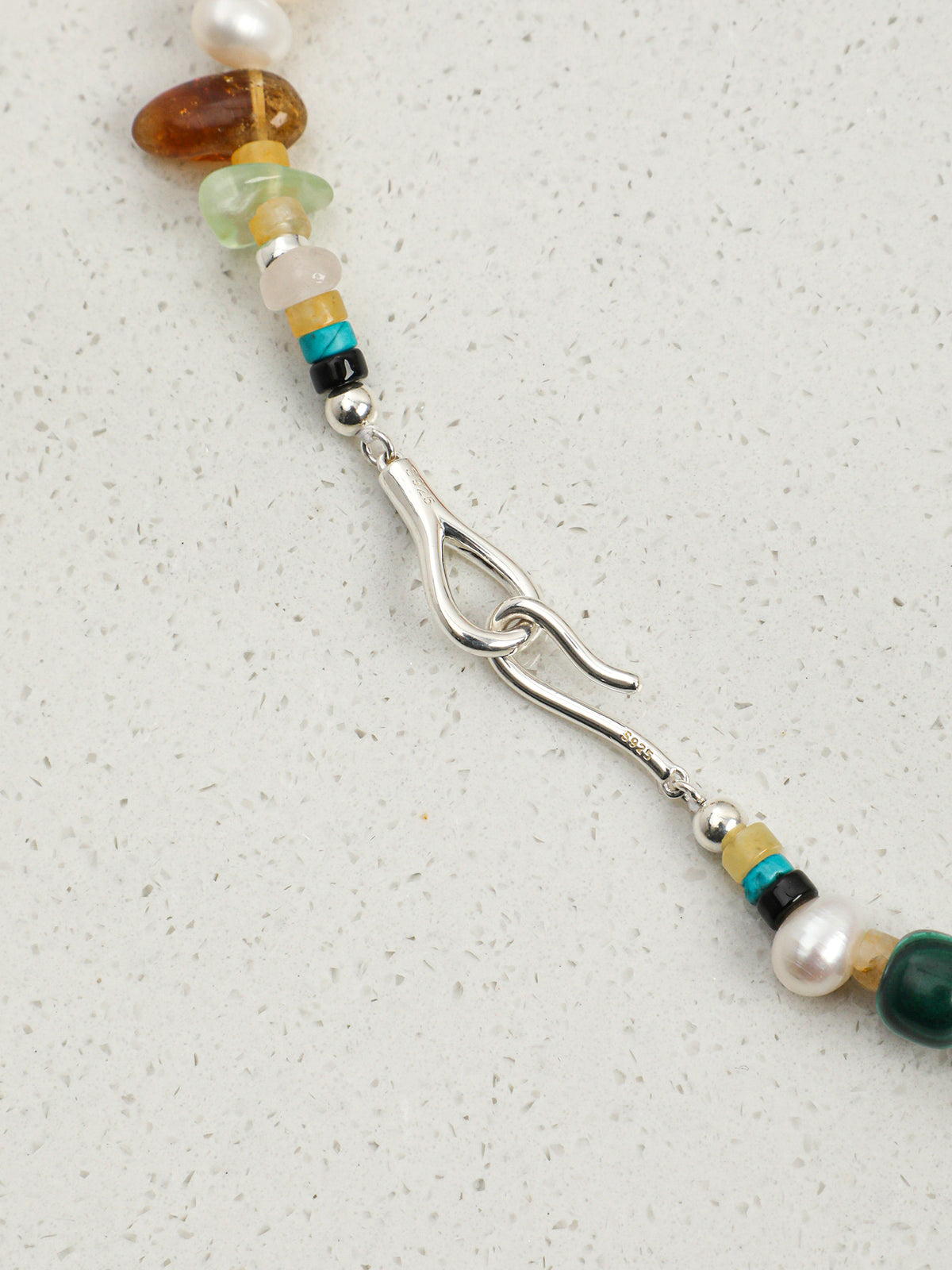 SENLORE Rainbow Bridge Pearl Necklace – Detail Close-up