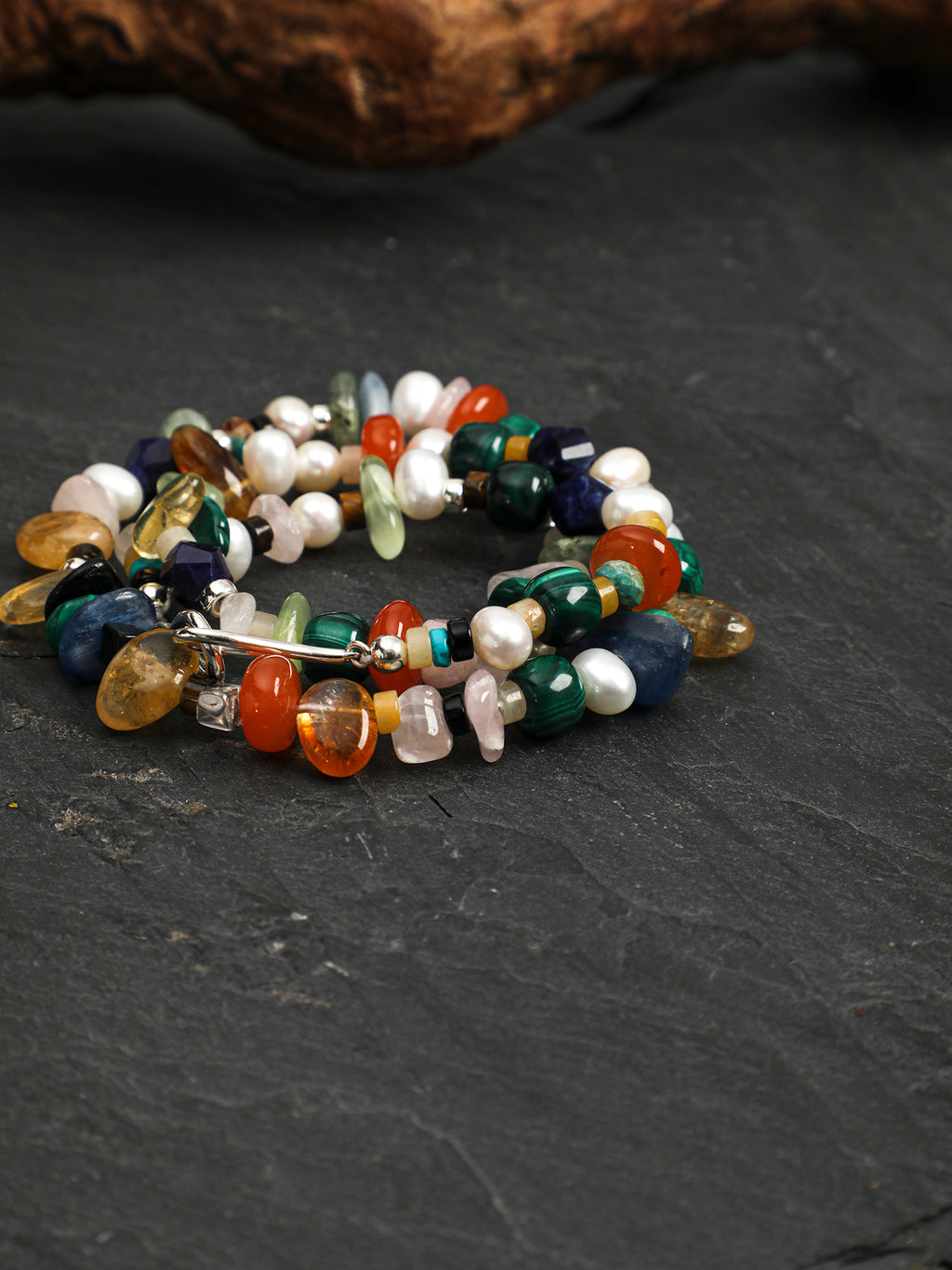 SENLORE Rainbow Bridge Pearl Necklace – Lifestyle Shot