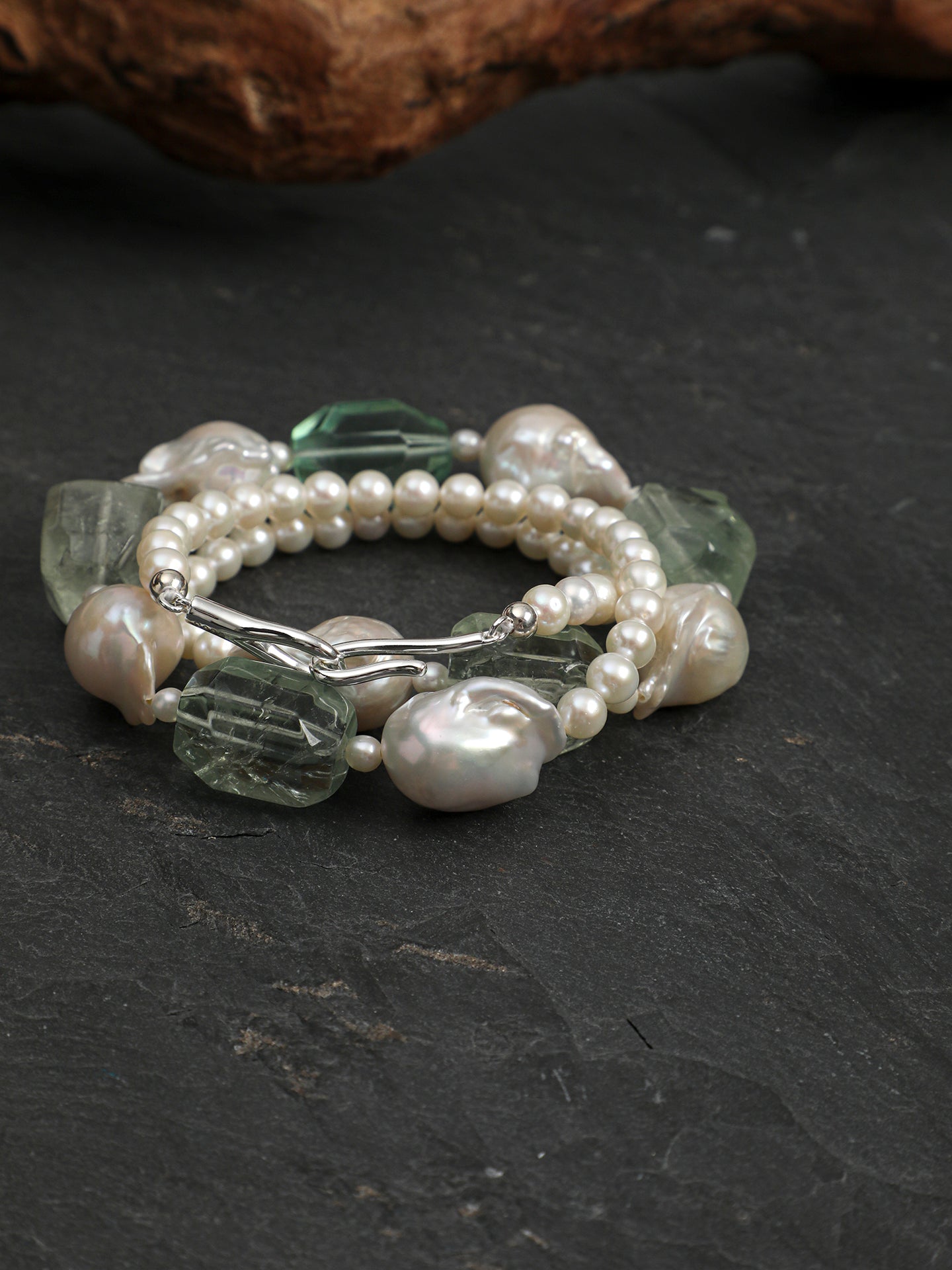 SENLORE Unique Green Crystal Baroque Necklace – Front View