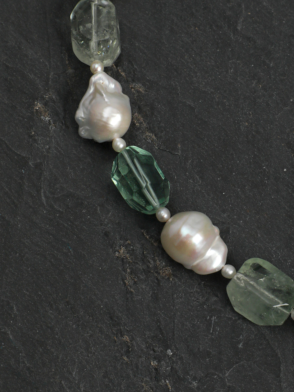 SENLORE Unique Green Crystal Baroque Necklace – Lifestyle Shot