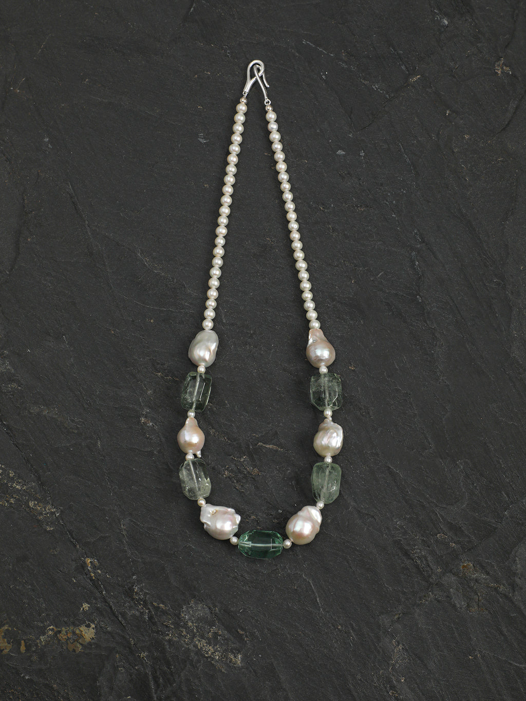 SENLORE Unique Green Crystal Baroque Necklace – Lifestyle Shot