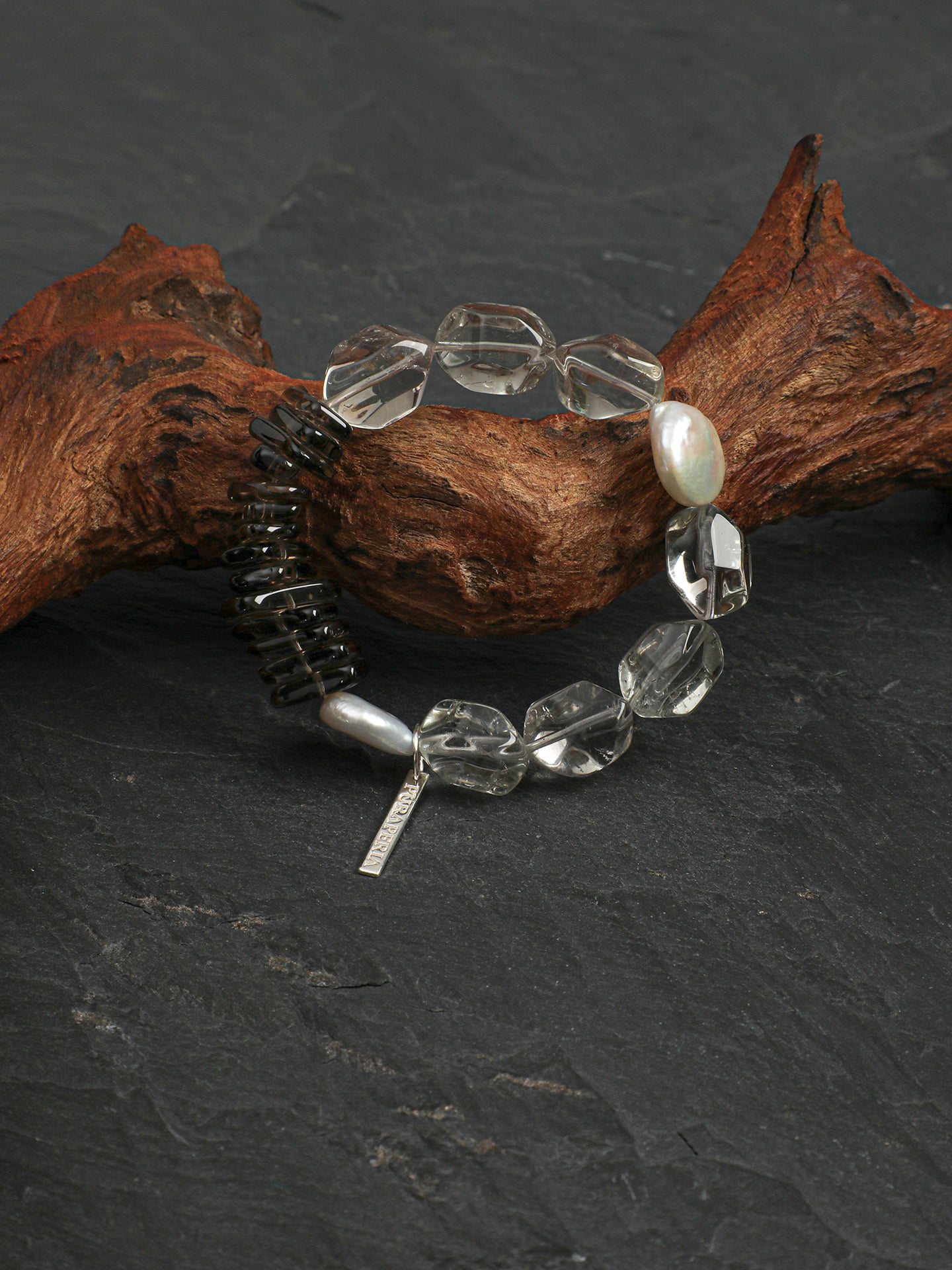 SENLORE Freeform Crystal Baroque Bracelet – Detail Close-up