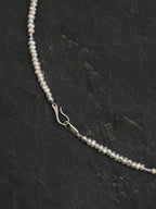 SENLORE Blue Love Crystal Pearl Necklace – Detail Close-up