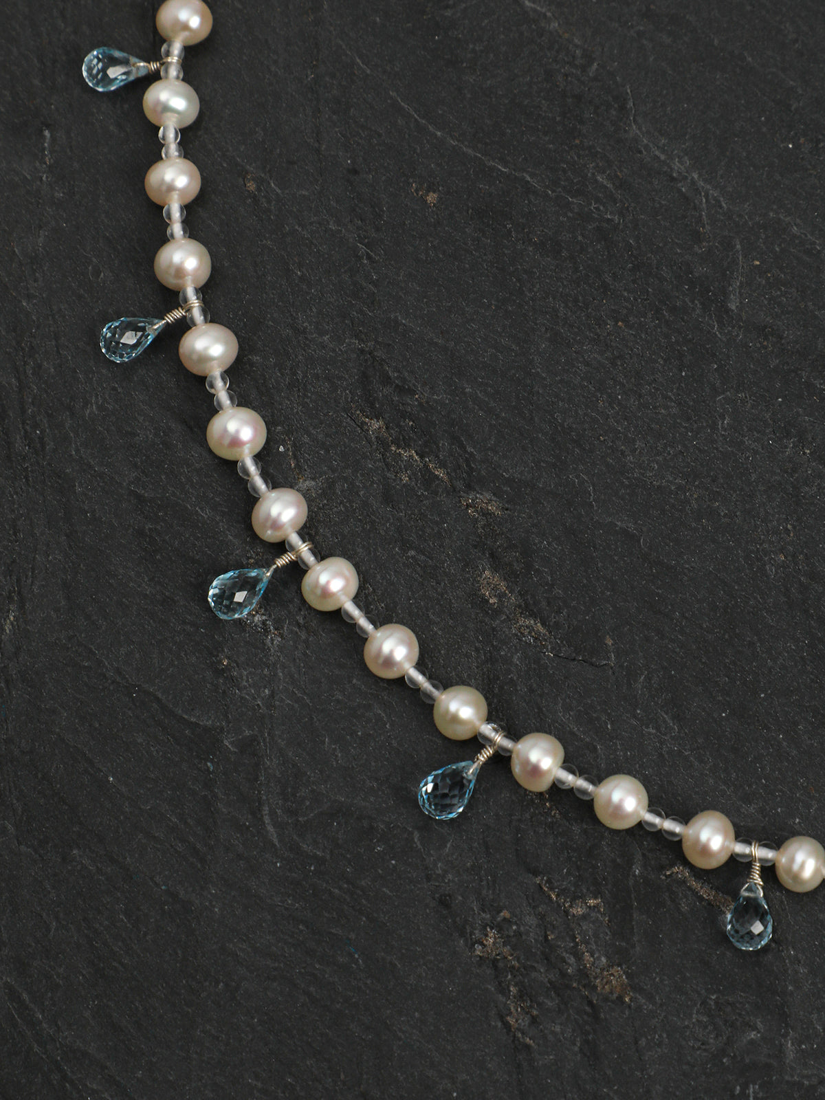 SENLORE Blue Love Crystal Pearl Necklace – Lifestyle Shot