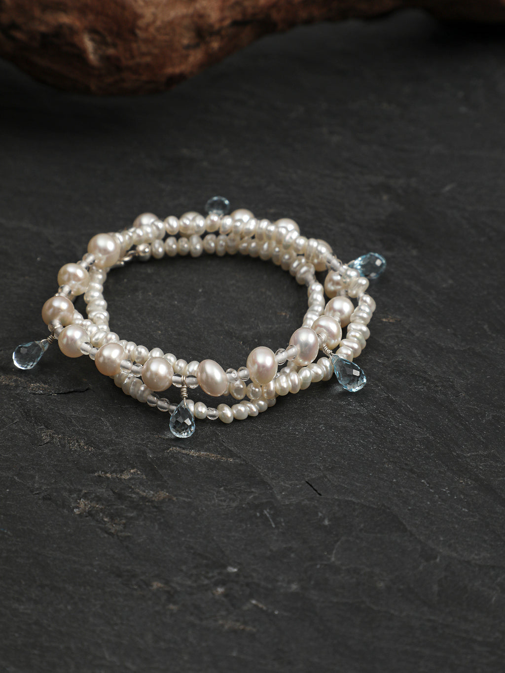 SENLORE Blue Love Crystal Pearl Necklace – Lifestyle Shot