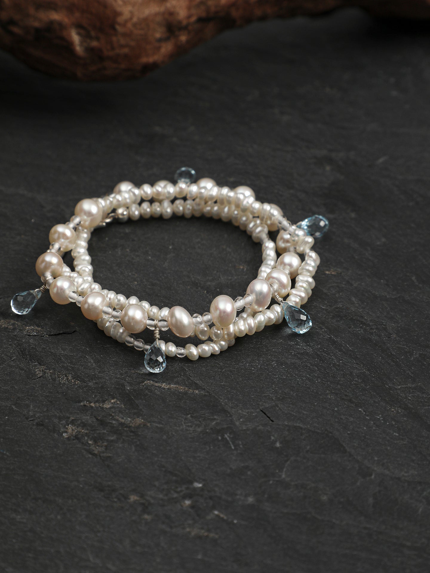 SENLORE Blue Love Crystal Pearl Necklace – Lifestyle Shot