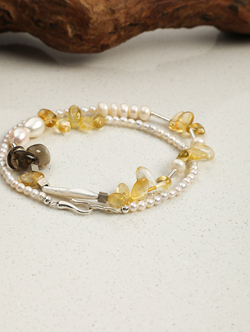 SENLORE Crystal Flower Pearl Necklace – Lifestyle Shot