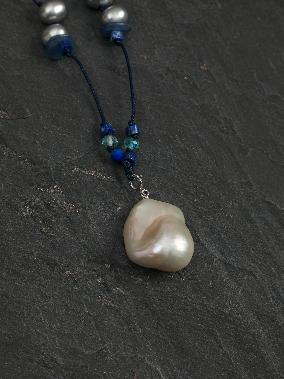 SENLORE Blue Minimalist Baroque Necklace – Detail Close-up