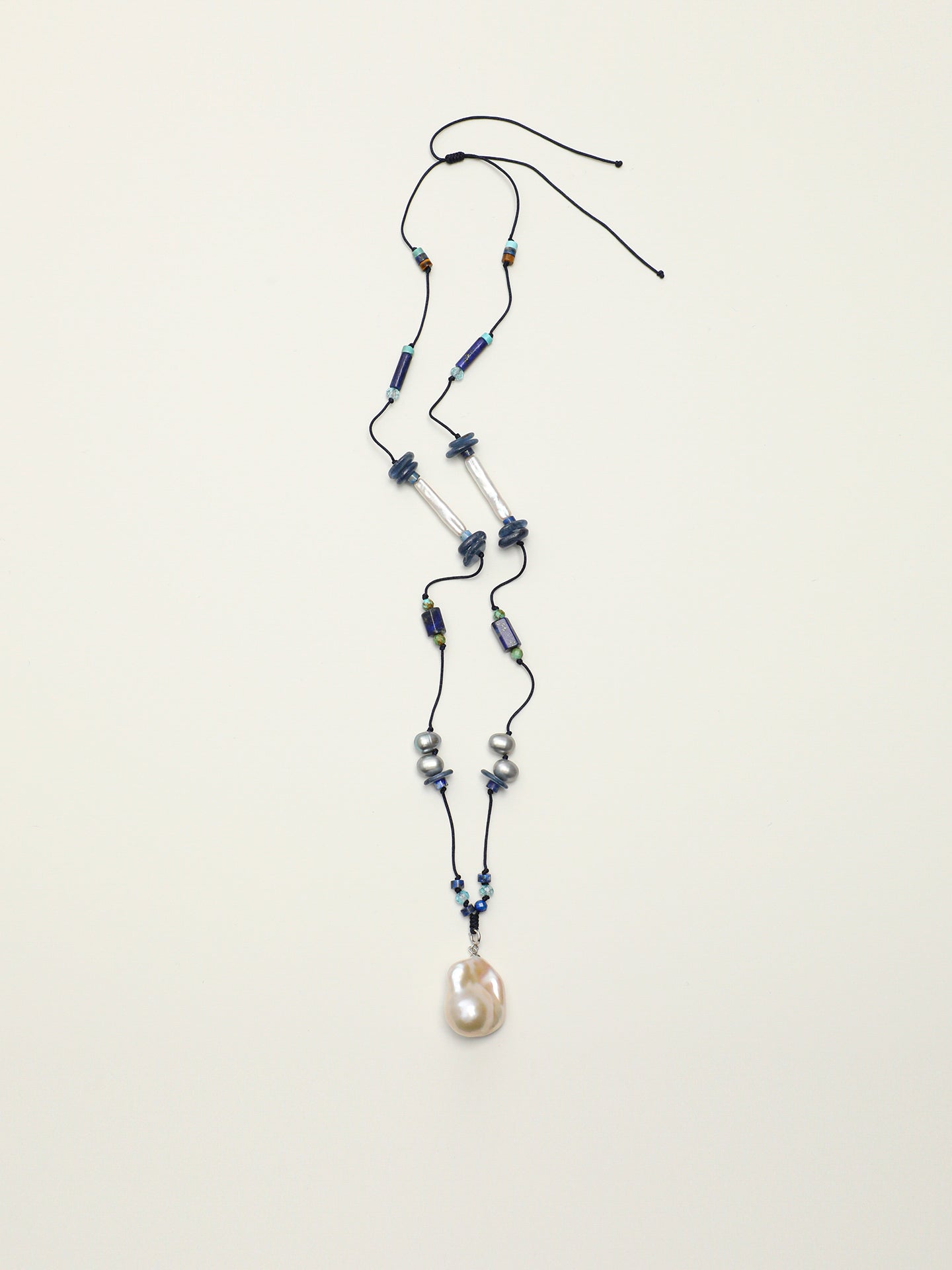 SENLORE Blue Minimalist Baroque Necklace – Front View