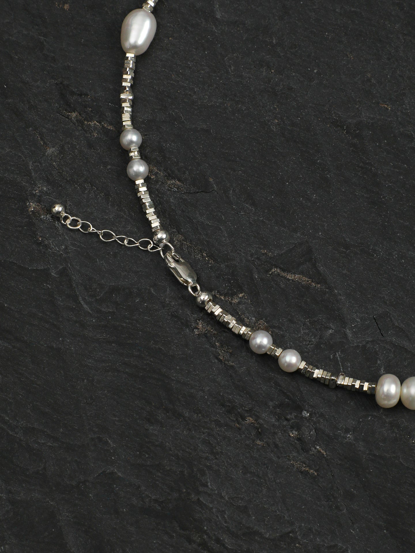 Crushed Silver Baroque Pearl Necklace — tiny seed pearl & double-sided polished baroque pearl & S925 Sterling Silver | SENLORE