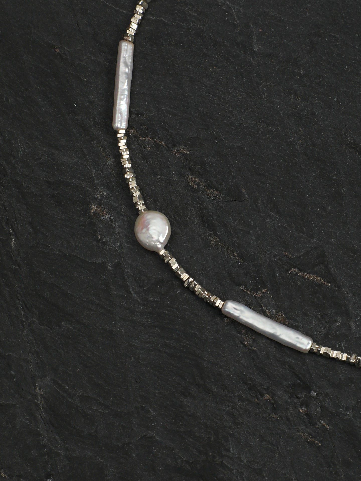 SENLORE Silver Scrap Baroque Pearl Necklace – Detail Close-up