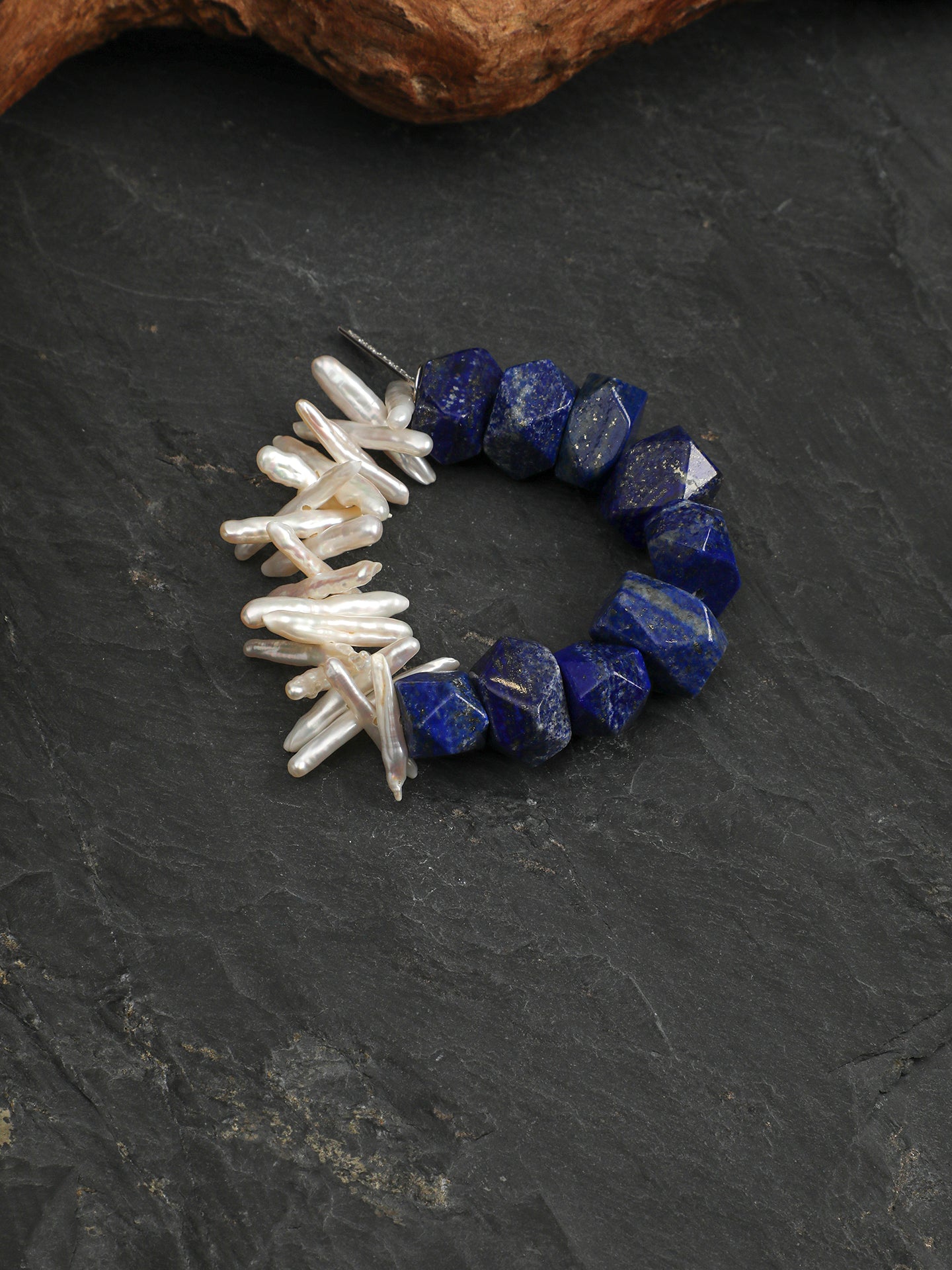 SENLORE Baroque Lapis Lazuli Bracelet – Lifestyle Shot