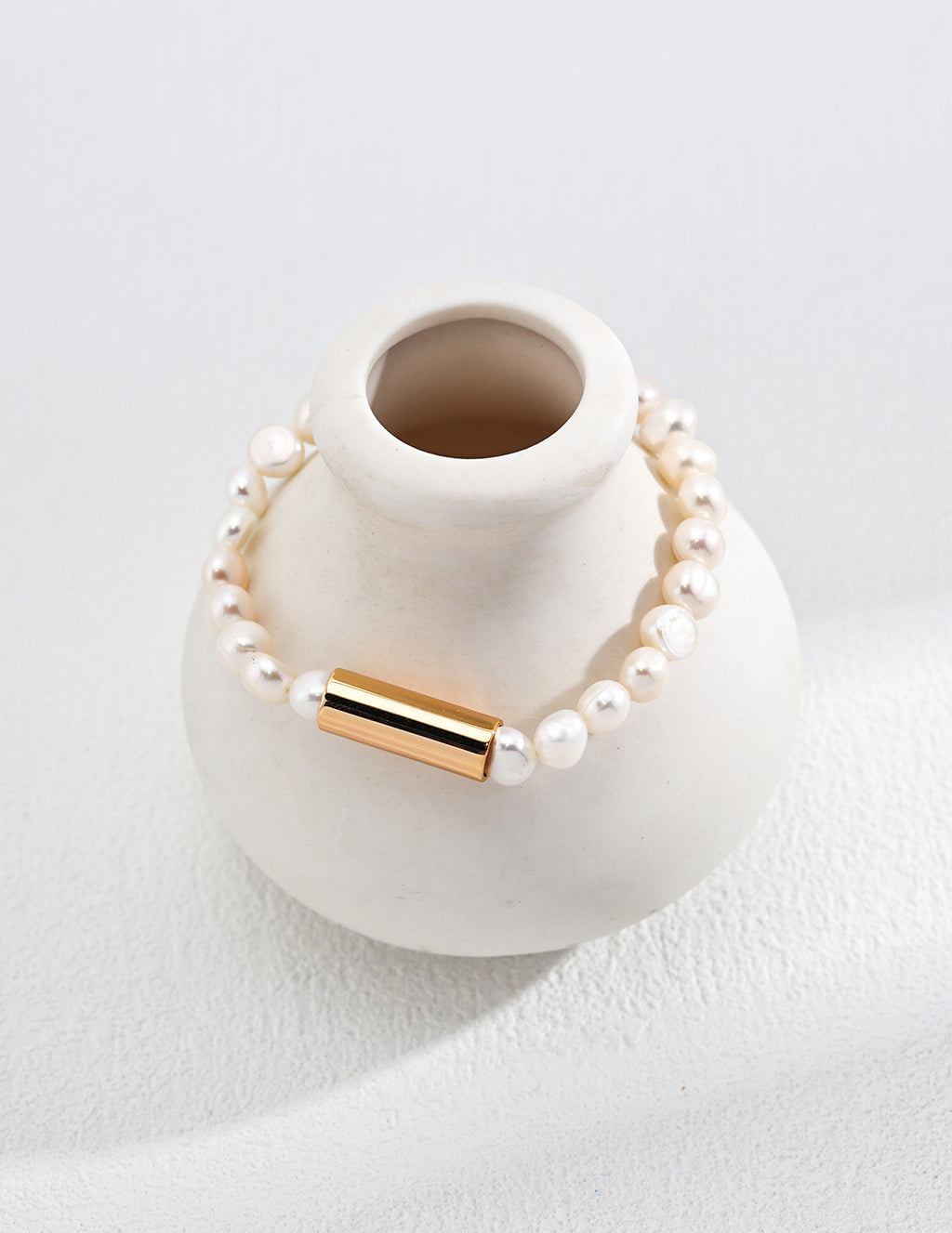 Cylinder Pearl Bracelet — 18K Gold Vermeil, natural freshwater pearl | SENLORE