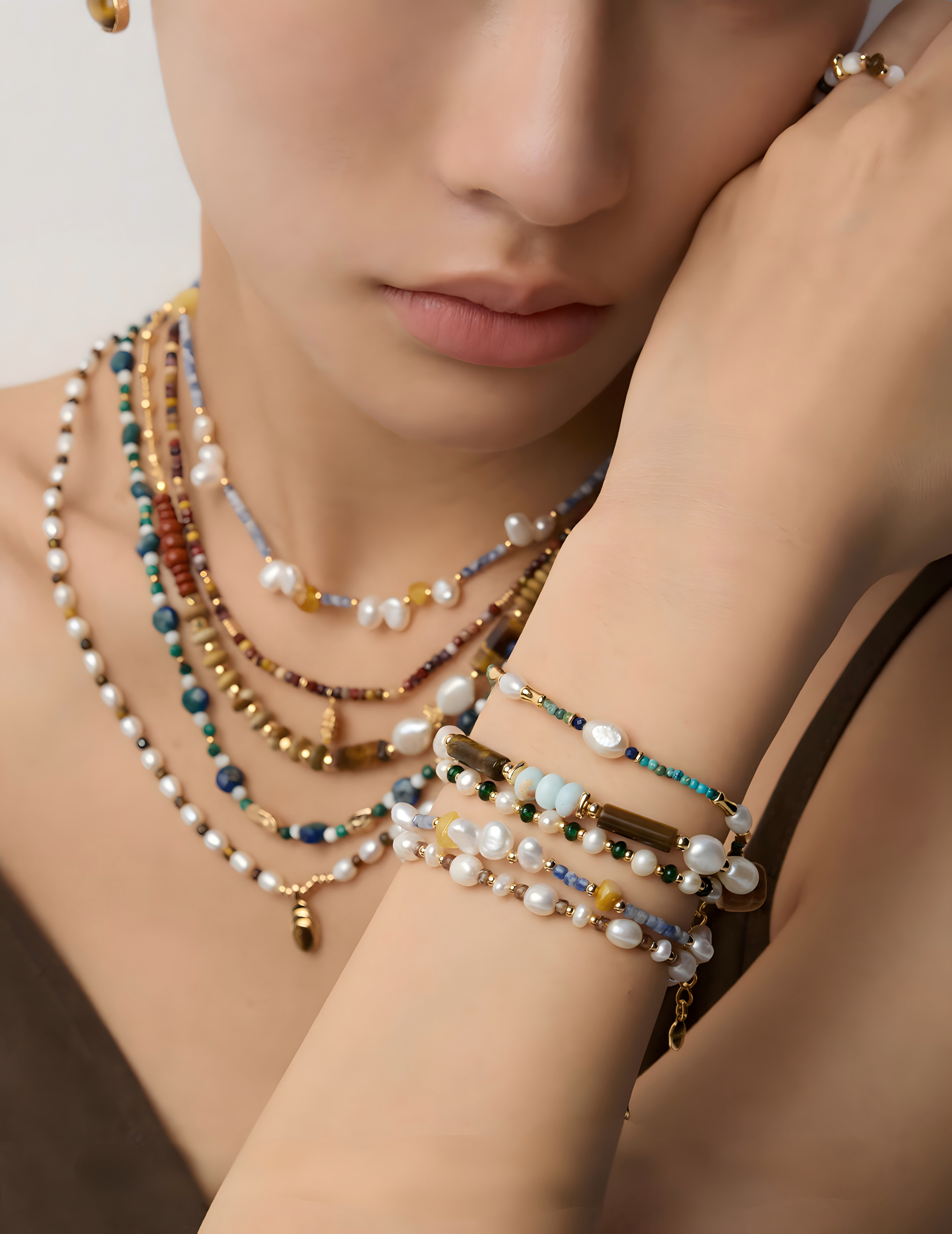 SENLORE Natural Pearl Amber Bracelet – Detail Close-up