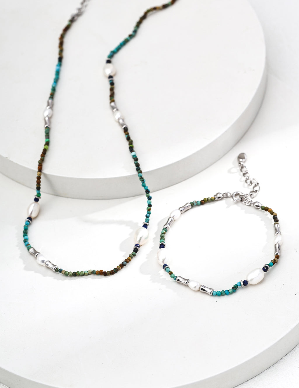 SENLORE Minimalist Turquoise Bracelet – Front View